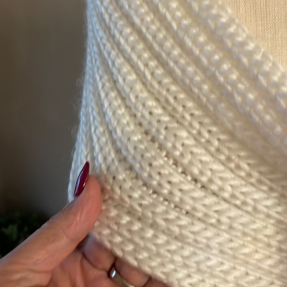 SISLEY women’s EXRA LONG WHITE bridal scarf with tulle fringe approx 100 inches - Picture 6 of 11